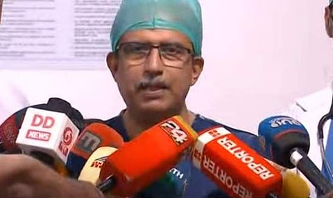 ശസ്ത്രക്രിയക്ക് ശേഷം ഡോക്ടര് ജോസ് ചാക്കോ പെരിയപ്പുറം മാധ്യമങ്ങളെ കാണുന്നു