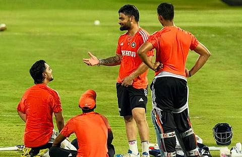 ഇന്ത്യന് ടീം ഗ്രീന്ഫീല്ഡ് സ്റ്റേഡിയത്തില് പരിശീലനത്തില്/ഫോട്ടോ: പിടിഐ