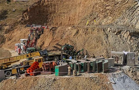 ഇന്ത്യന് ആര്മിയുടെ നേതൃത്വത്തില് രക്ഷാപ്രവര്ത്തനം വീണ്ടും ആരംഭിച്ചപ്പോള്/ പിടിഐ