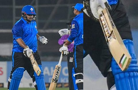 അസം ഖാൻ, ബാറ്റിലെ പലസ്തീൻ പതാക/ ട്വിറ്റർ