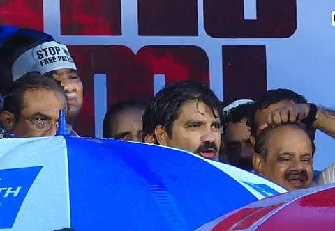 പലസ്തീന് റാലിയില് ആര്യാടന് ഷൗക്കത്ത് സംസാരിക്കുന്നു/ ഫെയ്സ്ബുക്ക്