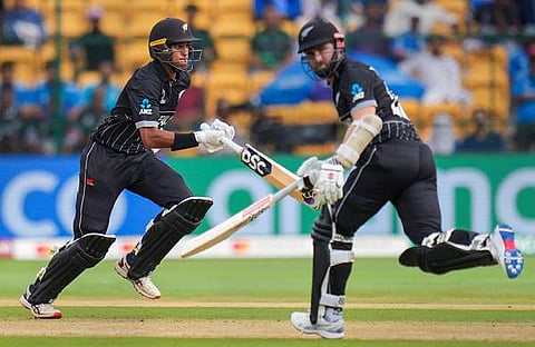 രചിൻ- കെയ്ൻ വില്ല്യംസ് സഖ്യം ബാറ്റിങിനിടെ/ പിടിഐ