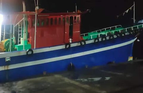 അപകടത്തിൽപ്പെട്ട ബോട്ട്/ ടിവി ദൃശ്യം