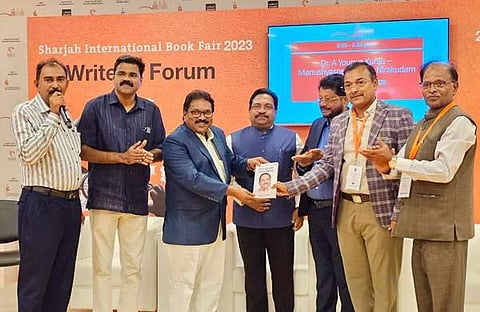 പുസ്തക പ്രകാശനത്തിൽ നിന്ന്