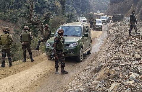 പൂഞ്ചിൽ സൈന്യം തിരച്ചിൽ നടത്തുന്നു/ പിടിഐ