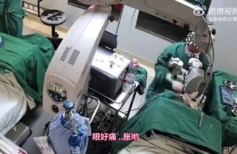 രോഗിയെ മർദ്ദിക്കുന്ന ഡോക്ടറുടെ ദൃശ്യം