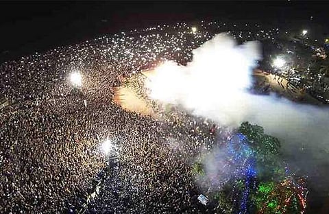 കൊച്ചി കാര്ണിവലില് പാപ്പാഞ്ഞിയെ കത്തിച്ചപ്പോള്/ ഫോട്ടോ: ഫയല്, ഫെയ്സ്ബുക്ക്