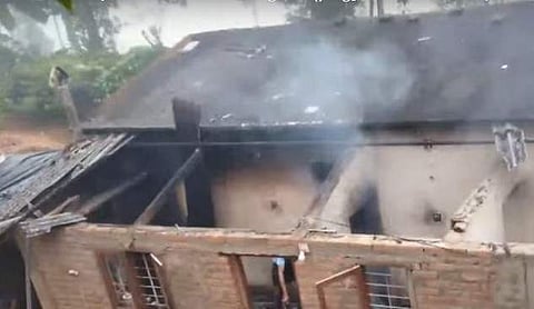 അപകടത്തില് തകര്ന്ന വീട്