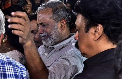 കാനം രാജേന്ദ്രന്റെ മൃതദേഹത്തിനരികെ വിങ്ങിപ്പൊട്ടി മന്ത്രി പി പ്രസാദ്/ എ സനേഷ്