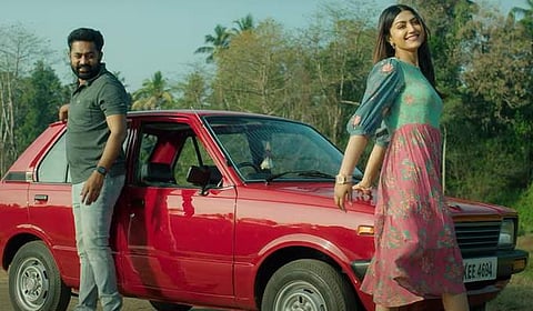 'മഹേഷും മാരുതിയും' ഗാനത്തിൽ നിന്ന്