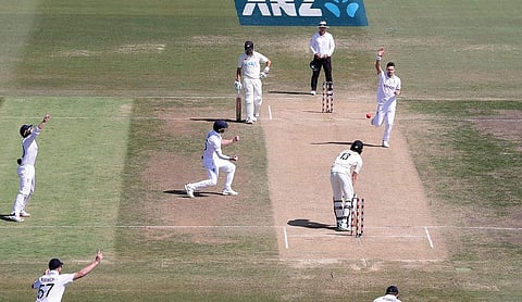 ടിക്നറെ ആൻഡേഴ്സൻ ക്ലീൻ ബൗൾഡാക്കുന്നു. ഇംഗ്ലണ്ടിന്റെ വിജയ നിമിഷം/ ട്വിറ്റർ