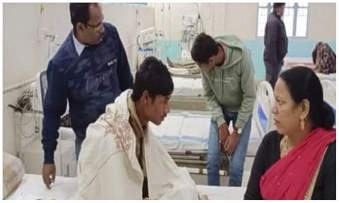 പരീക്ഷ ഹാളിൽ ആൺകുട്ടി ബോധംകെട്ട് വീണു/ ചിത്രം എഎൻഐ