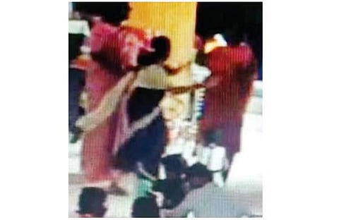 അധ്യാപിക ആയയെ മർദിക്കുന്നതിന്റെ സിസിടിവി ദൃശ്യം