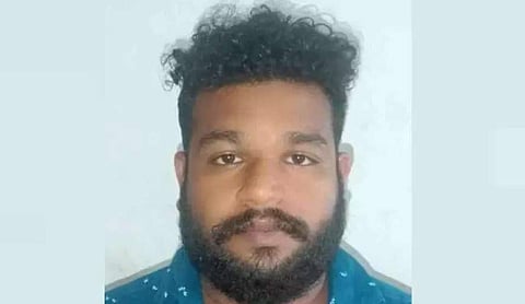 അറസ്റ്റിലായ ആദര്ശ്