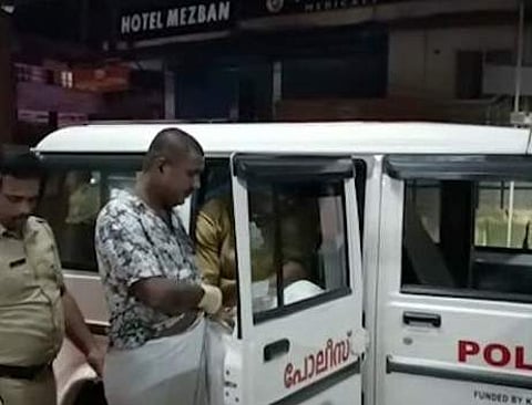 യുവാവിനെ മര്ദ്ദിച്ച കേസിലെ പ്രതിയുമായി പൊലീസ്, സ്ക്രീന്ഷോട്ട്