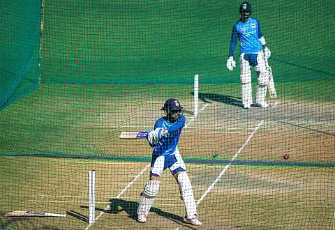 ശുഭ്മാൻ ഗില്ലും രാഹുലും ബാറ്റിങ് പരിശീലനത്തിൽ/ പിടിഐ