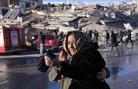 ഭൂകമ്പം; മരണസംഖ്യ 15,000 കടന്നു/പിടിഐ