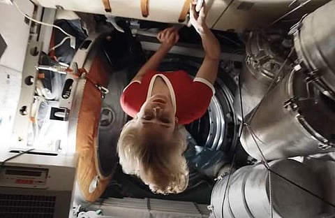 ദി ചലഞ്ച് ട്രെയിലറിൽ നിന്ന്