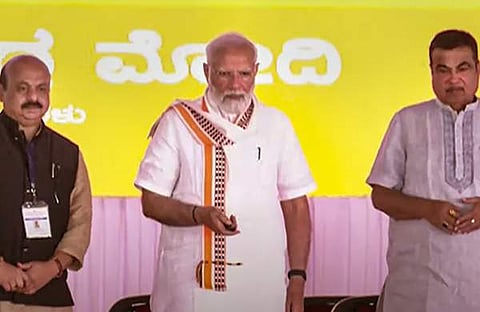 നരേന്ദ്ര മോദി, നിതിൻ ഗഡ്കരി, ബസവരാജ് ബൊമ്മെ / ചിത്രം പിടിഐ