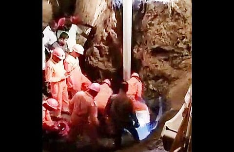 കുഴല്ക്കിണറില് വീണ കുട്ടിയെ രക്ഷിക്കാനുള്ള ശ്രമം, സ്ക്രീന്ഷോട്ട്