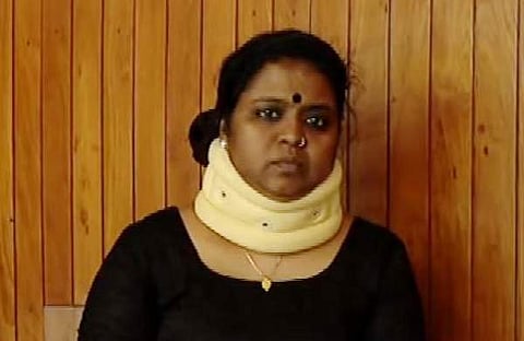 പരിക്കേറ്റ അധ്യാപിക വികെ സഞ്ജു