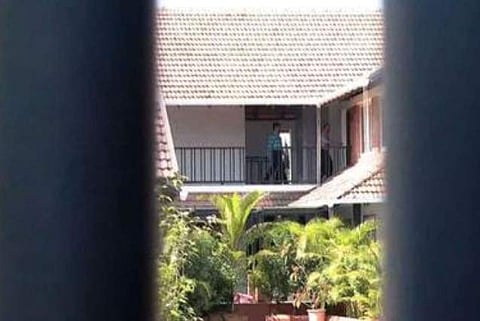 വൈദേകം റിസോര്ട്ടില് അദായനികുതി വകുപ്പ് ഉദ്യോഗസ്ഥര് പരിശോധന നടത്തുന്നു/ ടെലിവിഷന് ചിത്രം