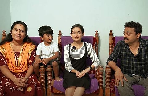 മീനാക്ഷിയും കുടുംബവും / ചിത്രം യൂട്യൂബ് സ്ക്രീൻഷോട്ട്