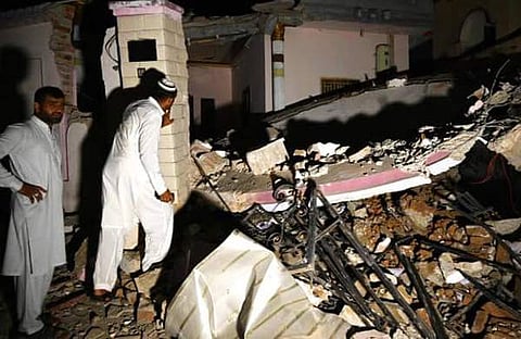 ഭുചലനത്തില് പാകിസ്ഥാനില് തകര്ന്ന കെട്ടിടങ്ങള്/ ട്വിറ്റര്