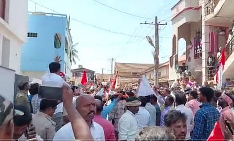 ബിഎസ് യെഡിയൂരപ്പയുടെ വീടിന് നേരെയുണ്ടായ ആക്രമണം