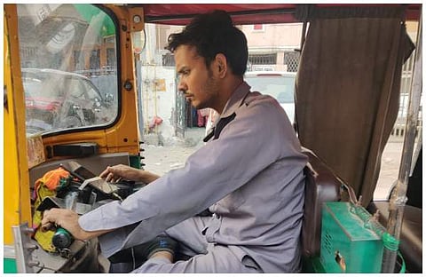 മാധ്യമപ്രവർത്തക ട്വിറ്ററിൽ പങ്കുവച്ച് ഓട്ടോ ഡ്രൈവറുടെ ചിത്രം