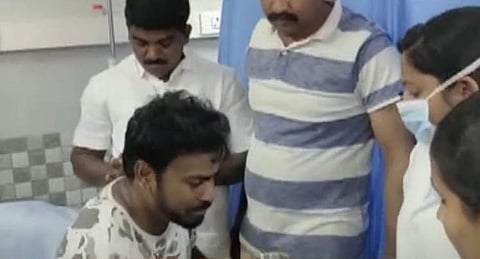 അപകടത്തില് നിന്ന് രക്ഷപ്പെട്ട വിനോദ സഞ്ചാരി ആശുപത്രിയില് ചികിത്സയില്, സ്ക്രീന്ഷോട്ട്