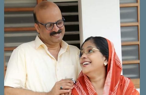 ഷുക്കൂർ വക്കീലും ഭാര്യ ഷീനയും/ഫോട്ടോ: ഫെയ്സ്ബുക്ക്