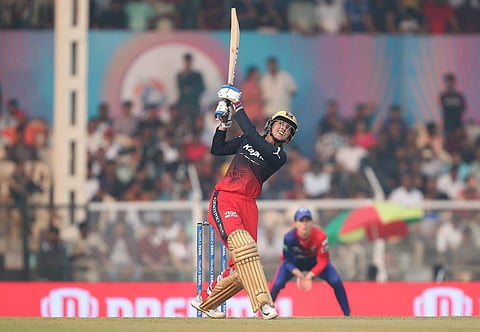 സ്മൃതി മന്ധാനയുടെ ബാറ്റിങ്/ ട്വിറ്റർ