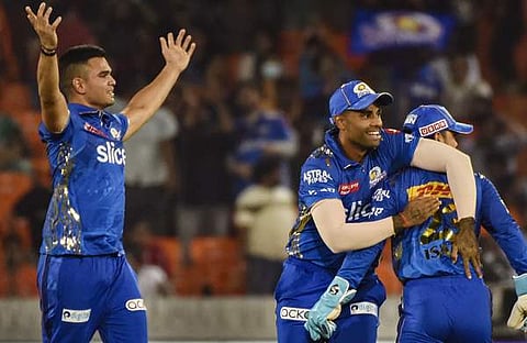 ഹാരി ബ്രൂക്കിന്റെ വിക്കറ്റ് നേടിയതില് മുംബൈ ഇന്ത്യന്സ് താരങ്ങളുടെ ആഹ്ലാദ പ്രകടനം, പിടിഐ