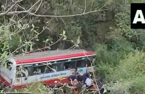 ഉത്തരാഖണ്ഡില് ബസ് കൊക്കയിലേക്ക് മറിഞ്ഞപ്പോള്, എഎന്ഐ
