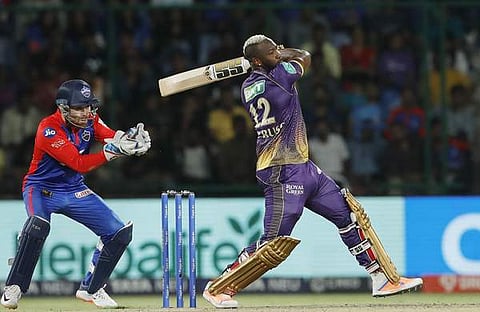 റസ്സലിന്റെ ബാറ്റിങ്/ ട്വിറ്റർ