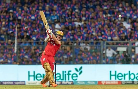 സാം കറന്റെ ബാറ്റിങ് നേടി