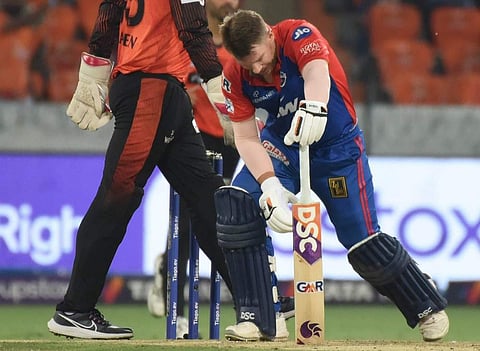 പുറത്തായതിന്റെ നിരാശയിൽ വാർണർ/ പിടിഐ