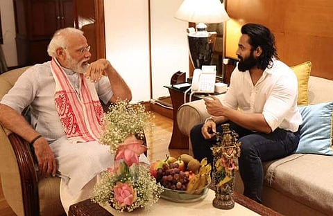 ഉണ്ണി മുകുന്ദന് പ്രധാനമന്ത്രിയുമായി കൂടിക്കാഴ്ച നടത്തുന്നു/ ഫെയ്സ്ബുക്ക് ചിത്രം