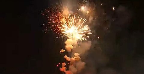 സാമ്പിൾ വെടിക്കെട്ട്/ ടെലിവിഷൻ ദൃശ്യം