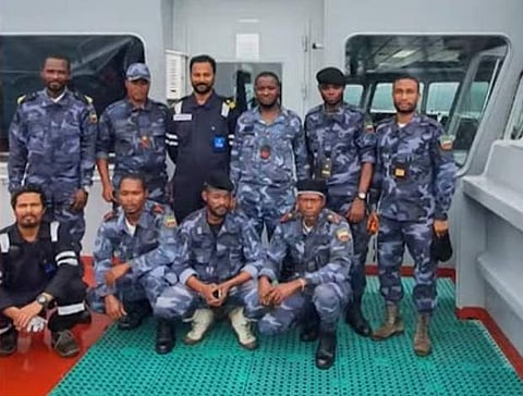 തടവിലാക്കപ്പെട്ട നാവികർ/ ടെലിവിഷൻ ദൃശ്യം