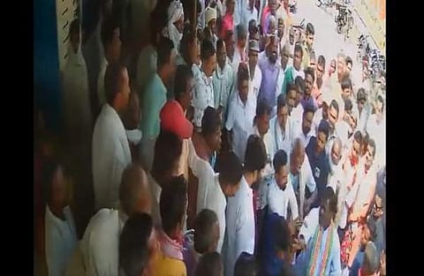 കോണ്ഗ്രസ് എംഎല്എ മുഖത്തടിക്കുന്നതിന്റെ വീഡിയോ ദൃശ്യം