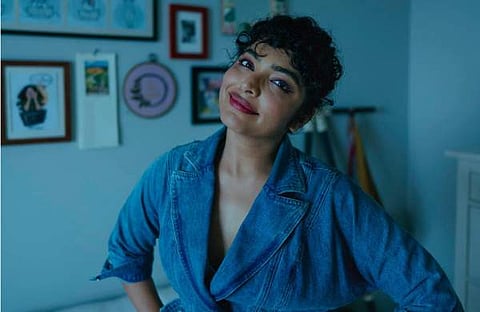 'പൊരിച്ച മീൻ വിവാദം മാതാപിതാക്കളെ വേദനിപ്പിച്ചു, അമ്മയെ കുറ്റപ്പെടുത്തിയല്ല അന്ന് സംസാരിച്ചത്'; റിമ കല്ലിങ്കൽ