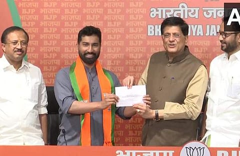 അനില് ആന്റണി ബിജെപി അംഗത്വം സ്വീകരിക്കുന്നു/ എഎന്ഐ