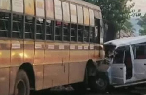 അപകടത്തിൽ തകർന്ന കാർ/ ടിവി ദൃശ്യം