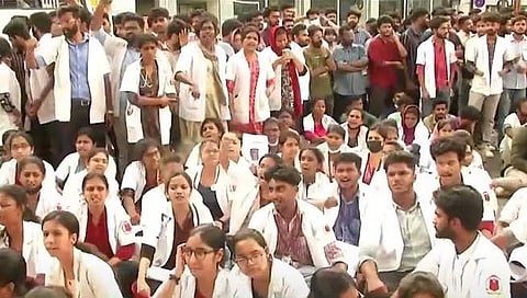 ടെലിവിഷൻ സ്ക്രീൻഷോട്ട്