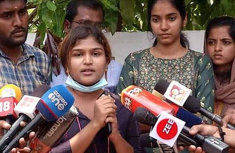 വന്ദനയുടെ സഹപാഠികളുടെ വാർത്താസമ്മേളനത്തിൽ നിന്ന്/ ടിവിദൃശ്യം