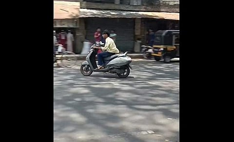 പരിശോധനയ്ക്കിടെ വാഹനം നിര്ത്താതെ പോയ യുവാവ്/ വീഡിയോ ദൃശ്യം