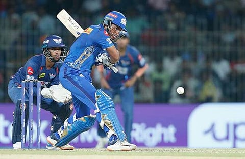 മുംബൈയ്ക്കായി ബാറ്റു ചെയ്യുന്ന തിലക് വര്മ