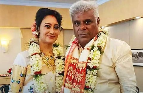 ആശിഷ് വിദ്യാർഥിയും രുപാലി ബറുവയും/ ട്വിറ്റർ